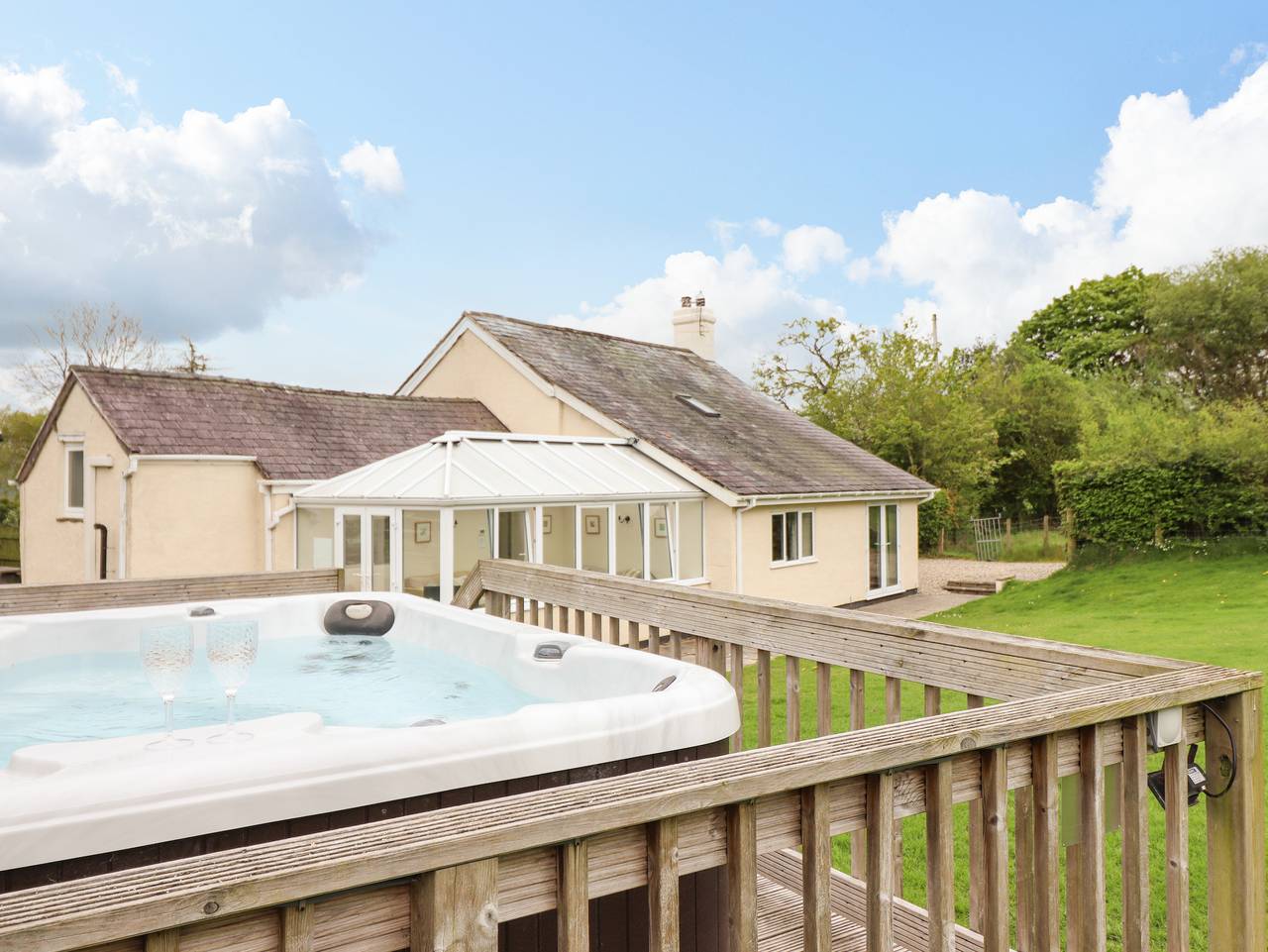 Plas Cwtta in Denbighshire