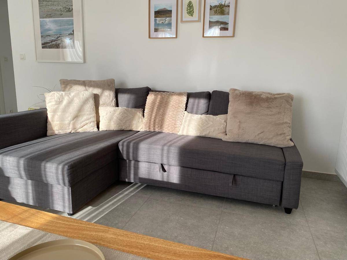 Appartement entier, Two-Bedroom Apartment in Chapelle-lez-Herlaimont, Hainaut