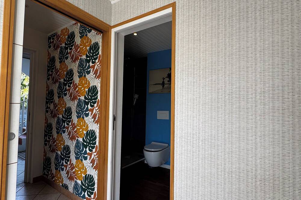 Appartement entier, Pomme Cannelle, un paisible T2Bis idéalement situé à 100 mètres de la plage 🌴 in Le Diamant, Martinique