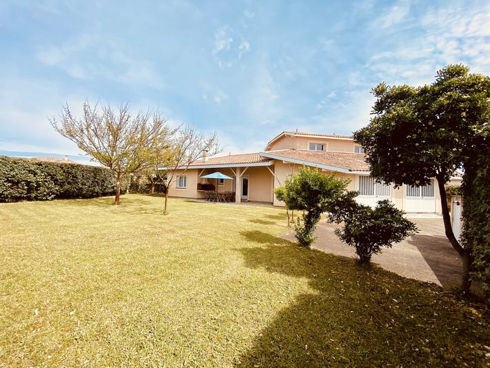 Villa pour 12 personnes, avec Balcon ainsi que Terrasse et Jardin à Biscarrosse - 3
