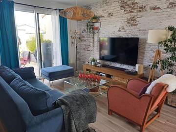 Gîte pour 6 personnes, avec jacuzzi ainsi que terrasse et piscine à Neuville-de-Poitou