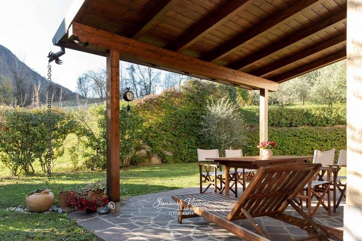 Ganze Wohnung, Gemütliches Apartment mit Parkplatz, Garten und Seeblick in Pianico, Iseosee