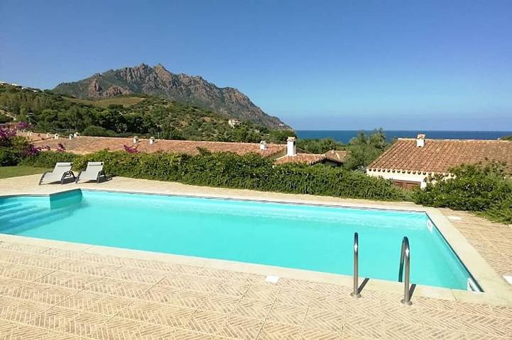 Casa vacanza per 4 persone, con piscina e balcone nonché giardino - 1