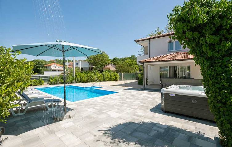 Ferienhaus für 10 Personen, mit Whirlpool und Pool sowie Garten, mit Haustier an der Makarska Riviera - 3