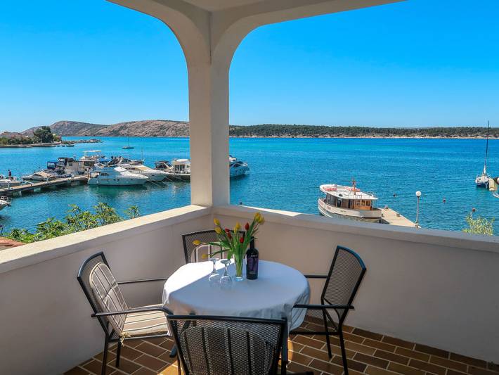 Ferienwohnung für 4 Personen, mit Balkon und Terrasse sowie Garten