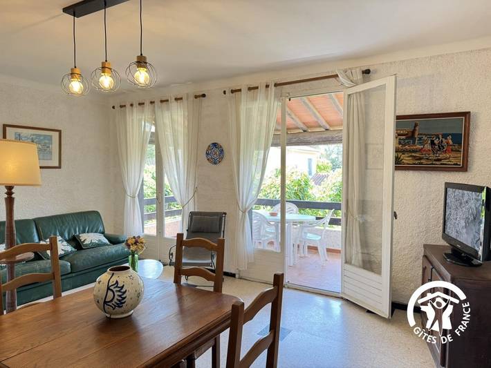 Gîte pour 4 personnes, avec Terrasse et Jardin