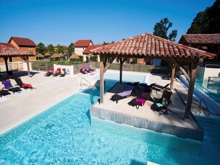 Gîte pour 4 personnes, avec Balcon et Terrasse ainsi que Piscine et Sauna à Alvignac - 3