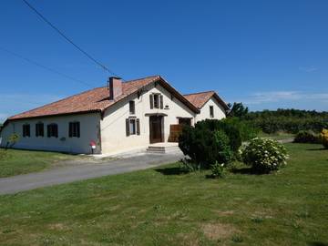 Gîte pour 7 personnes, avec terrasse et jardin à Saint-Lon-les-Mines