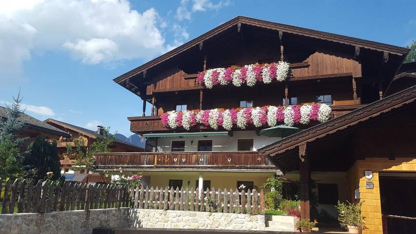 Ferienwohnung für 4 Personen, mit Ausblick und Garten sowie Pool, kinderfreundlich - 1