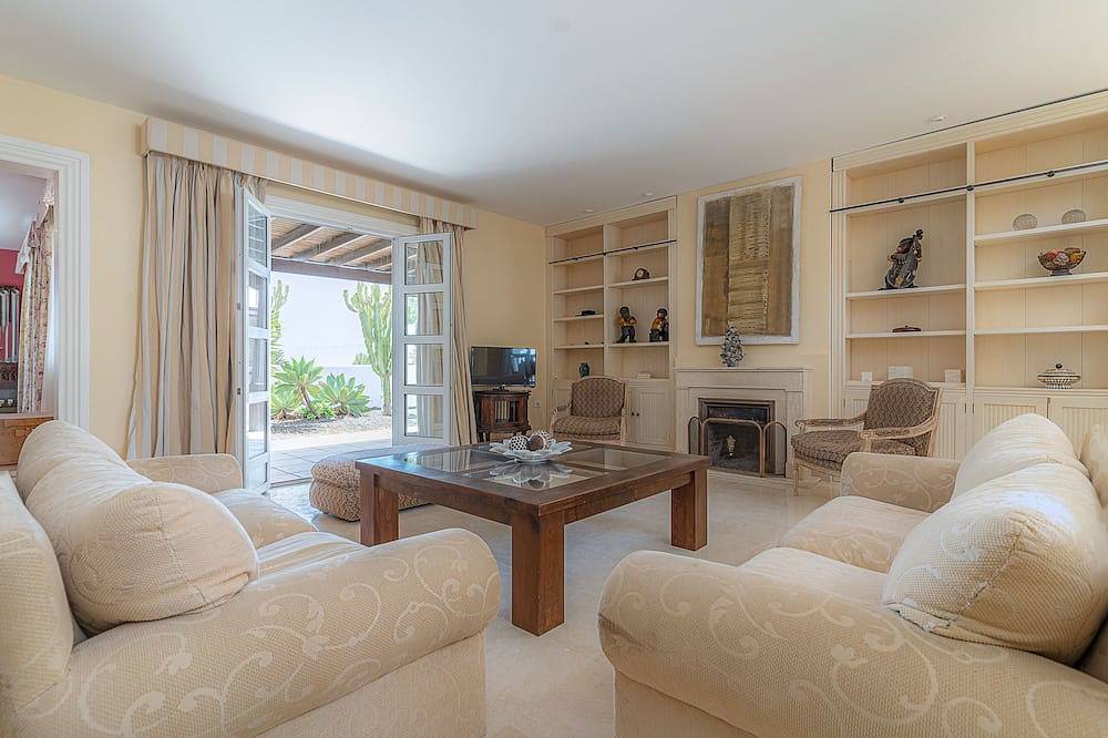 Villa Bella Lanzarote in Playa Bastián, Teguise