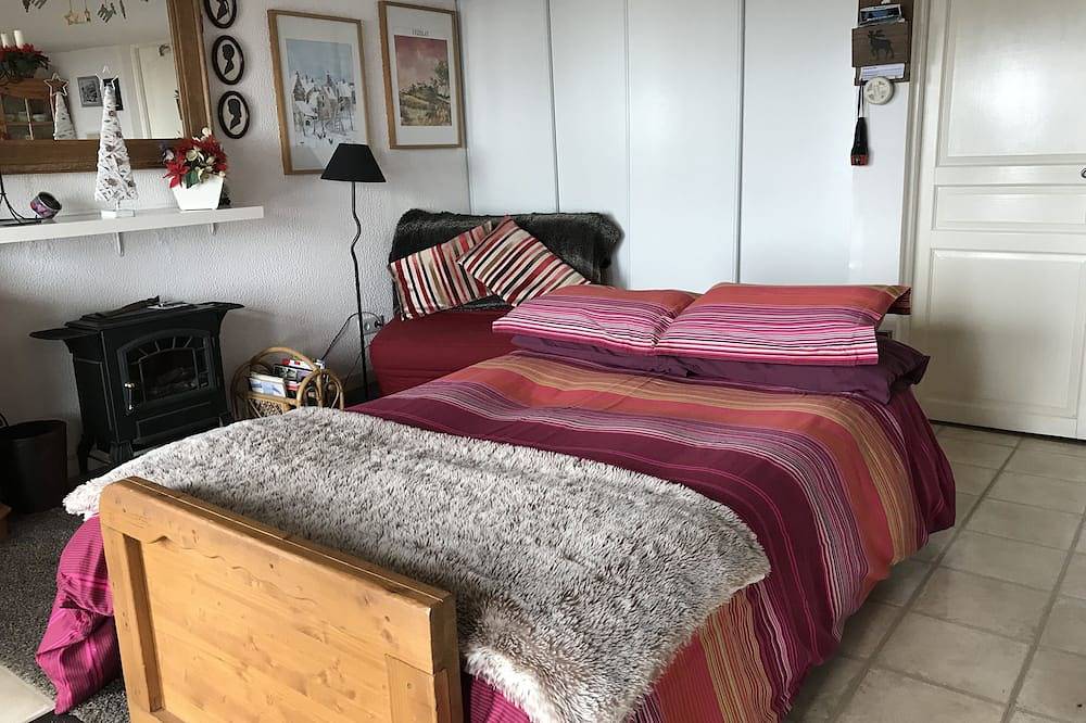 Apartamento entero, Acogedor estudio de montaña; magníficas vistas al lago / montaña; remonte de 100 metros; capacidad para 2/3; Wifii in Thollon-les-Mémises, Thonon-les-Bains region
