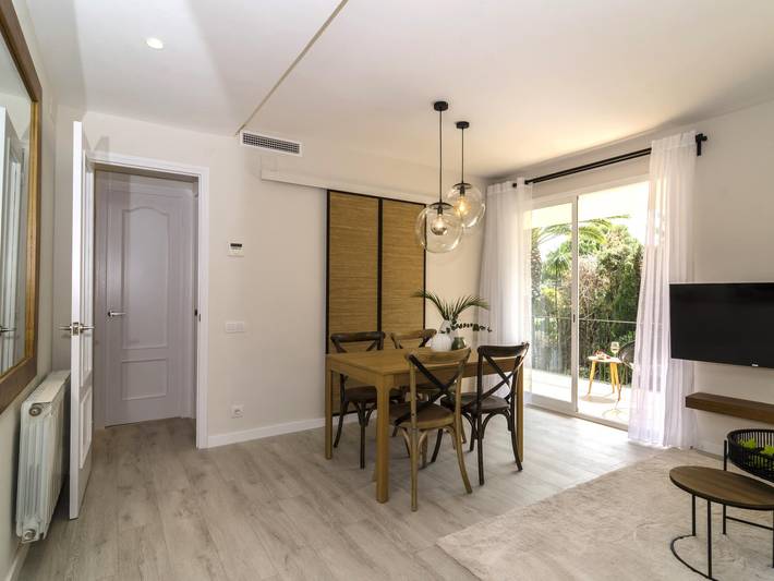 Entire holiday apartment, Sitges Spaces Beachside Retreat- 4 B.R./2 Bath/Large Terrace/Beach- Monthly Only in Sitges, Garraf