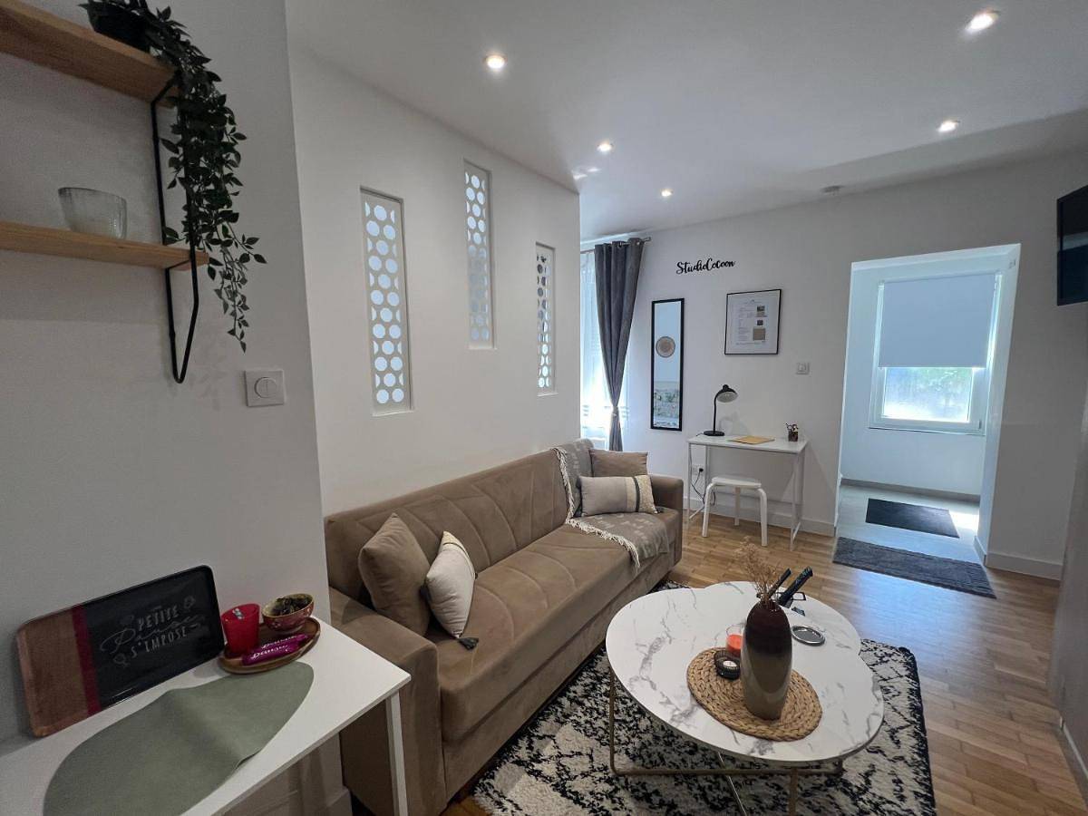 Appartement entier, One-Bedroom Apartment in Lingolsheim, Région de Strasbourg