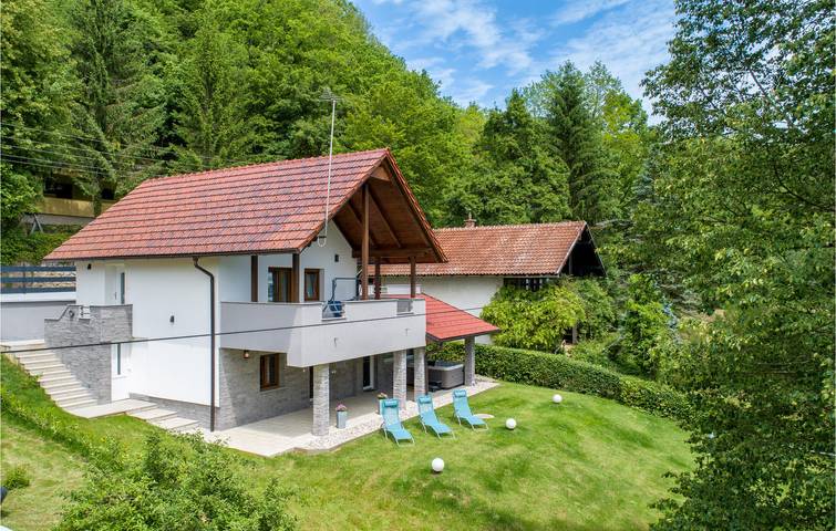 Ferienhaus für 6 Personen, mit Terrasse und Garten sowie Ausblick