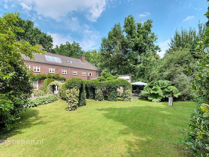 Ferienhaus für 14 Personen, mit Balkon/Terrasse und Terrasse sowie Garten