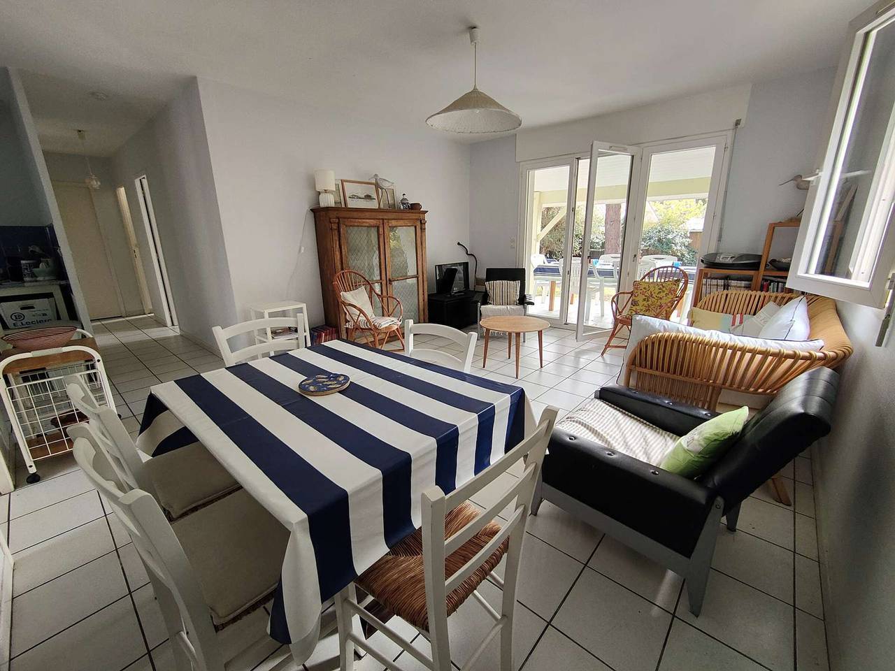 Villa with enclosed garden in Lège-Cap-Ferret, 3 bedrooms, close to beaches in L'Herbe, Lège-Cap-Ferret