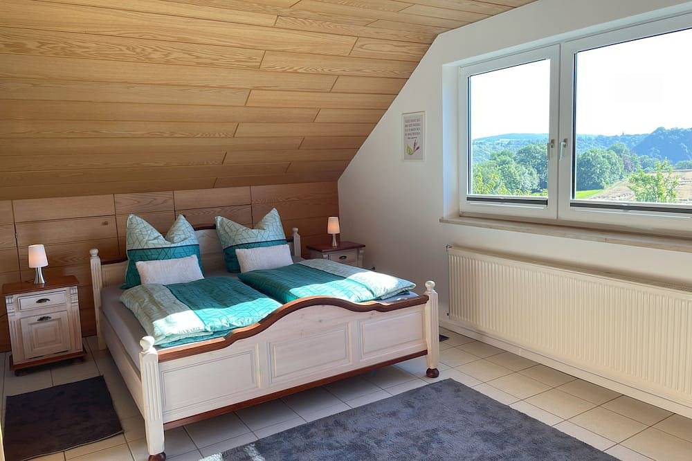 Ganze Wohnung, 160 m² Ferienwohnung Ruhige Ortsrandlage Über dem Rheintal Gegenüber der Loreley in Sankt Goar, Mittelrhein