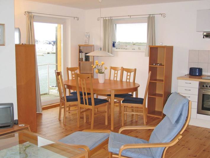 Ferienhaus für 6 Personen, mit Balkon und Seeblick, kinderfreundlich in Kröslin - 4