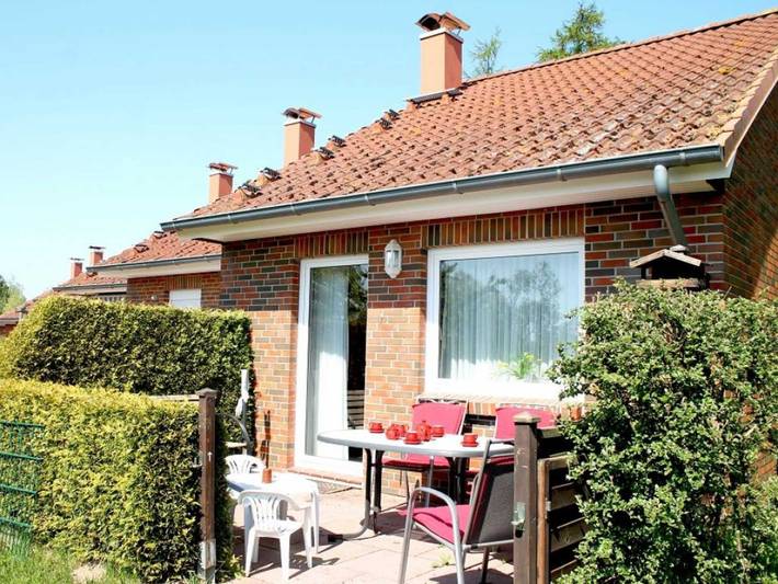 Ferienhaus für 4 Personen, mit Terrasse und Garten in Boltenhagen