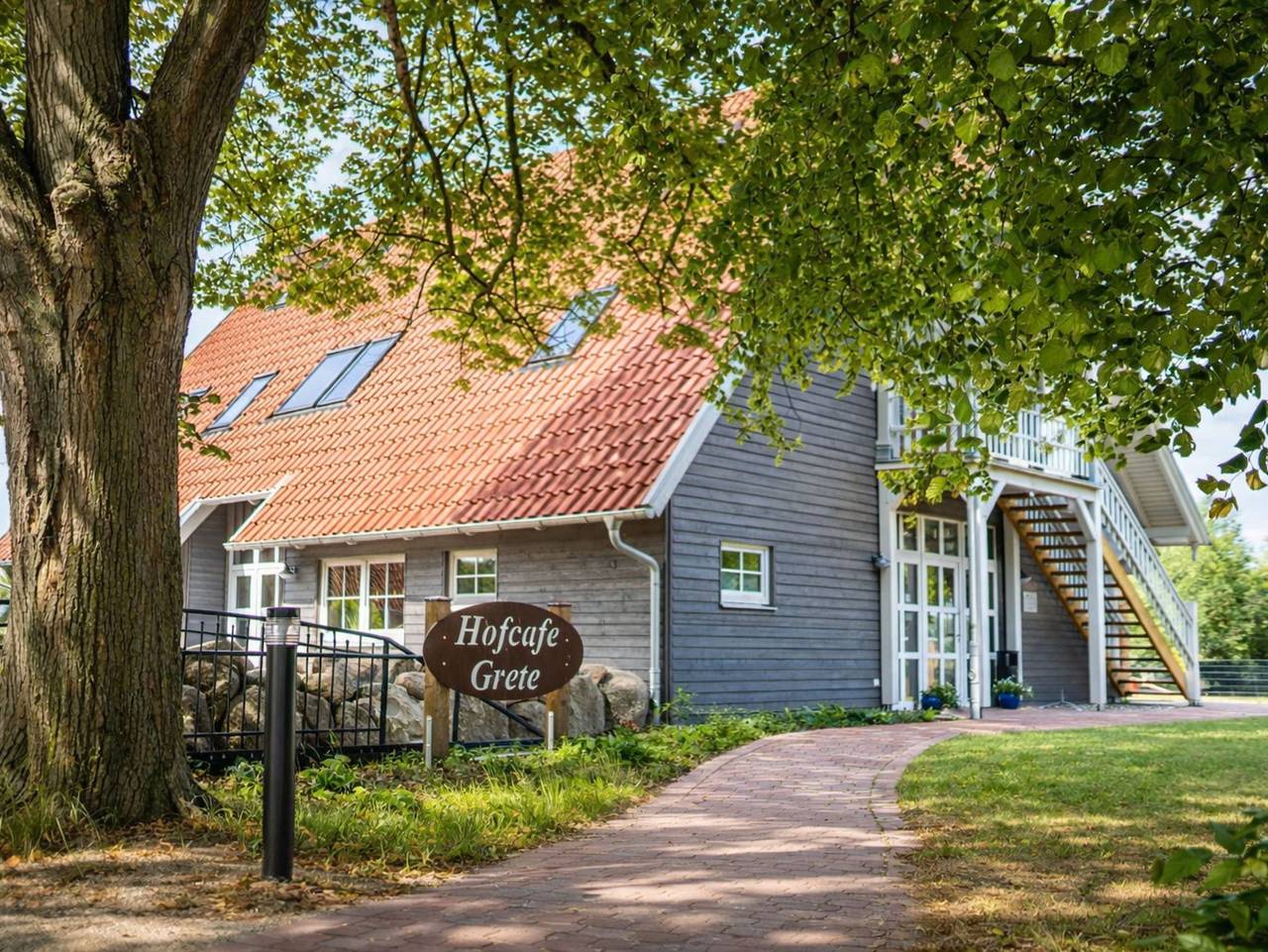 H3 Wohnen am Hofcafé mit Feierscheune Ostseebad Rerik - Nr.3/ 1-Raum-Fewo (20m²) 1-2 Pers., großer Süd-Balkon, Og in Rerik, Neubukow-Salzhaff