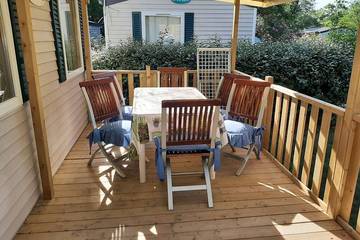 Camping pour 6 personnes, avec terrasse et jardin, animaux acceptés à La Roque-d'Anthéron