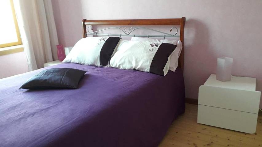 Gîte pour 6 personnes, avec terrasse et vue à Marcenat - 4