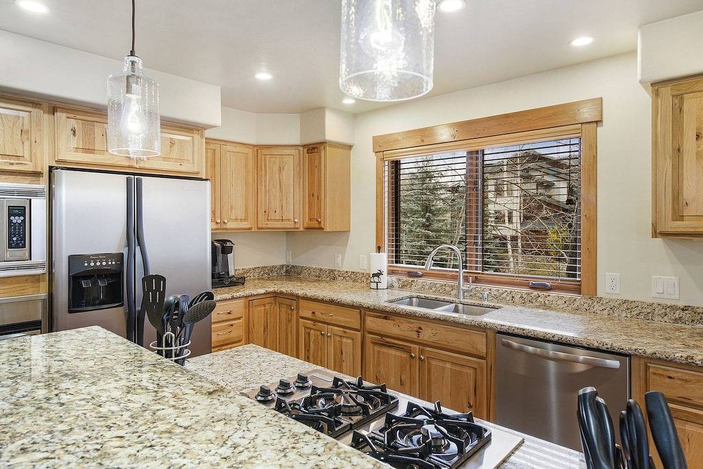 Ganze Wohnung, Quiet - Spacious- On Ski Bus Line - Community Hot Tubs - Wd in Steamboat Springs, Medicine Bow-Routt Nationalwald