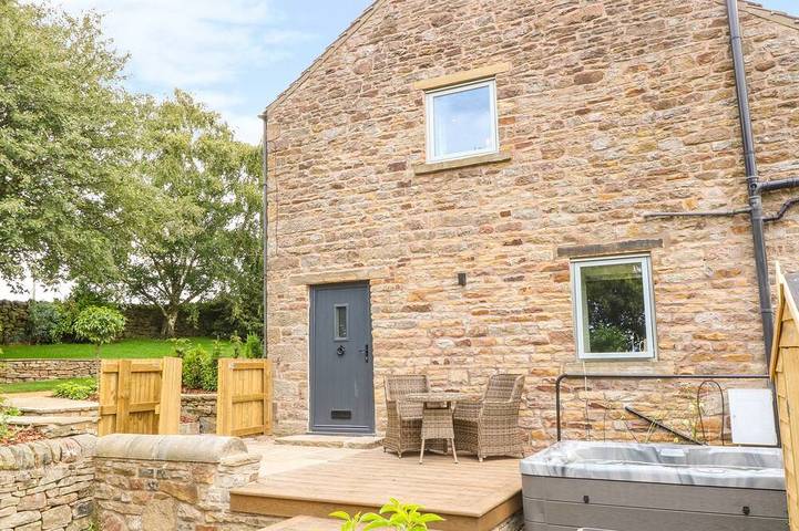 Cottage for 2 people, with garden and hot tub in Peak District