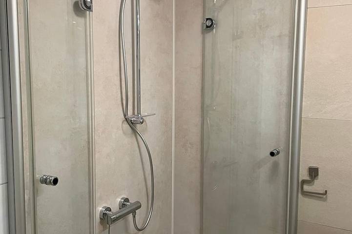 \"Entspannte Auszeit im Ferienhaus Haselbusch: Ihr Zuhause am See!\" in Badesee Haddorf, Wettringen