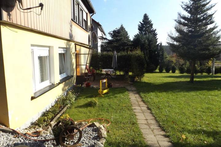 Ferienwohnung für 3 Personen, mit Terrasse und Garten sowie Ausblick in Tanne - 4