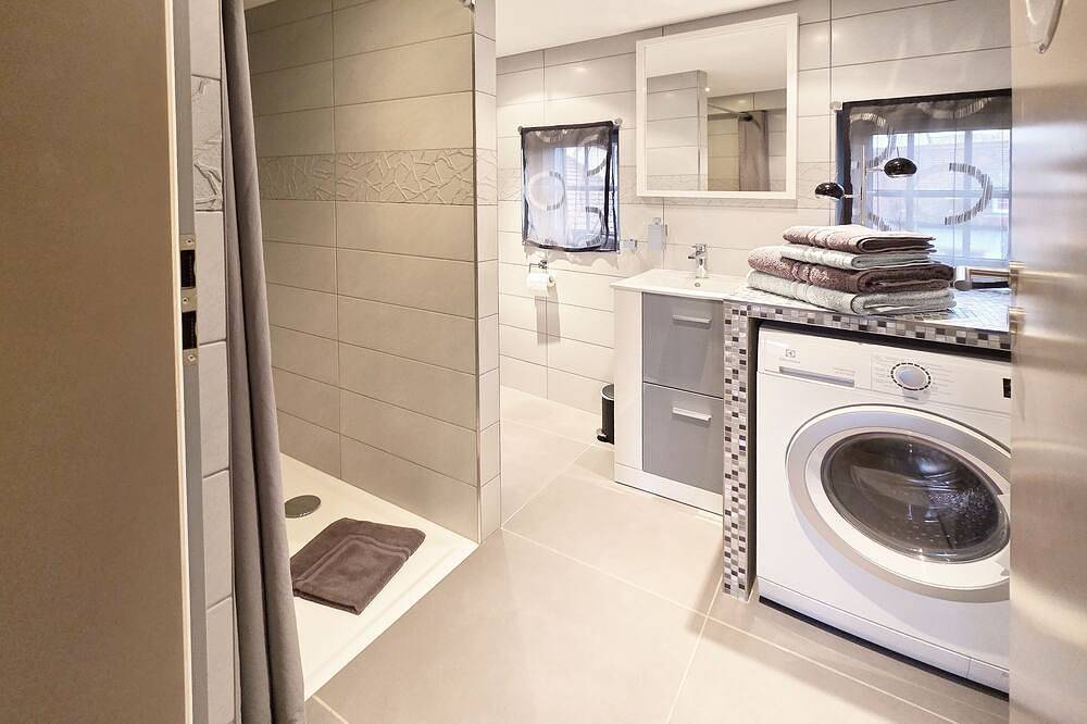 Appartement entier, “Bois & Velours“ équilibre parfait entre le charme alsacien et le caractère déco in Colmar, Région de Colmar