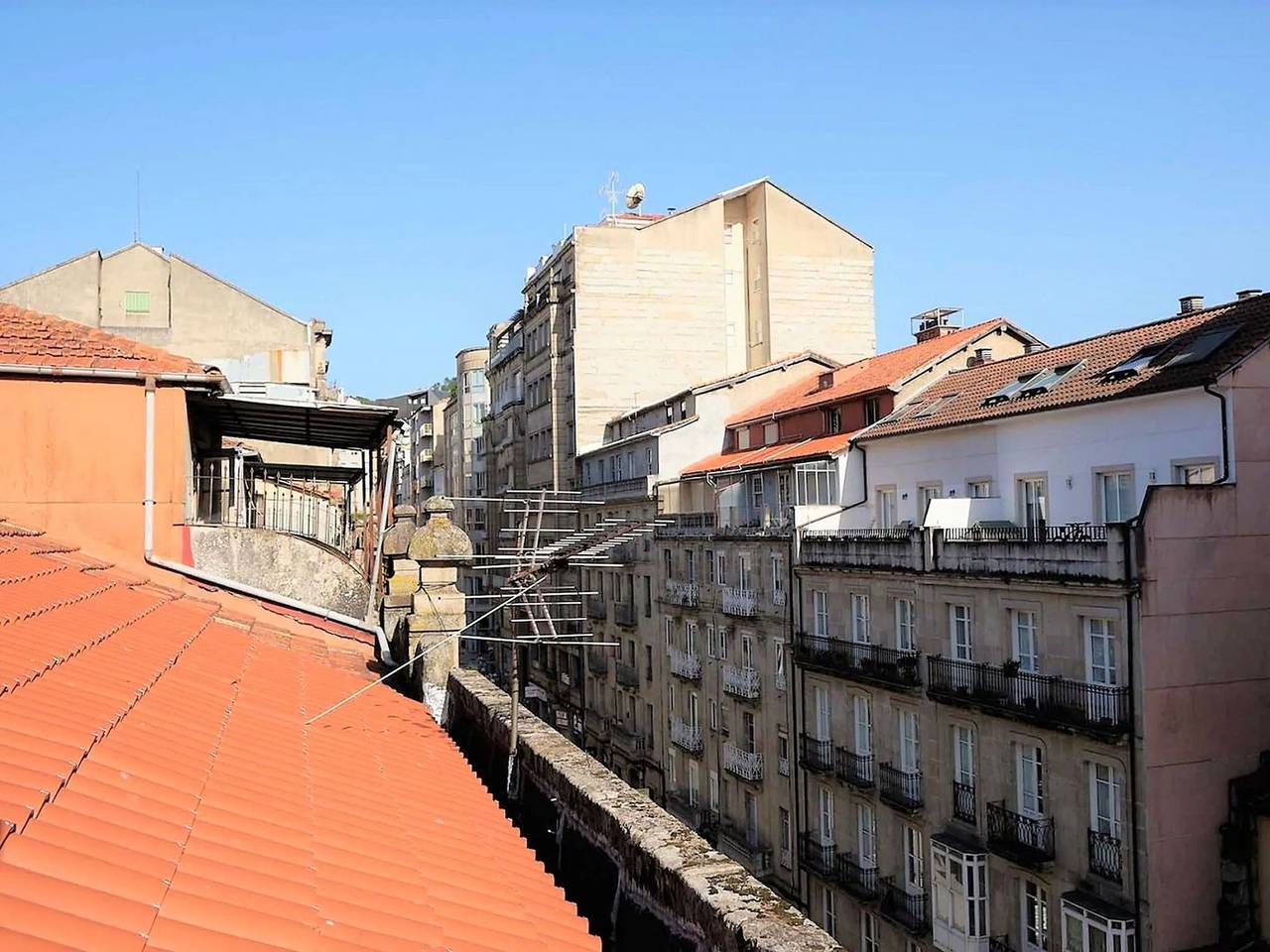 Entire apartment, Inviting Apartment in Ourense with Private Terrace in Ourense, Ourense Region