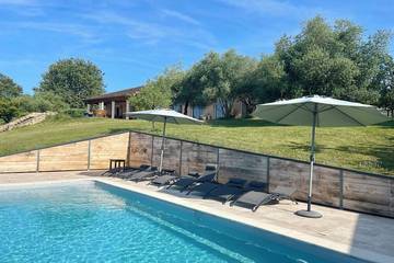 Cottage pour 10 personnes, avec jardin à Milhac-de-Nontron
