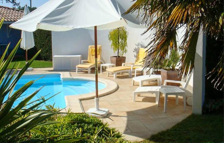 Location de vacances pour 7 personnes, avec terrasse ainsi que jardin et piscine dans Réserve naturelle du Courant d'Huchet - 3