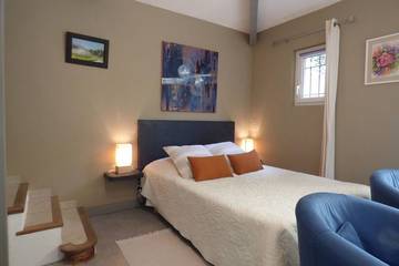 Gîte pour 2 personnes, avec jardin et terrasse à Modène