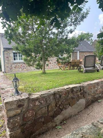 Gîte pour 2 personnes, avec jardin et vue à L'Étang-Bertrand