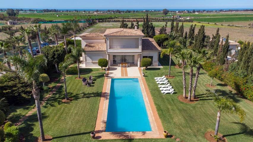 Chalet para 8 personas, con terraza y piscina además de sauna y jardín - 1