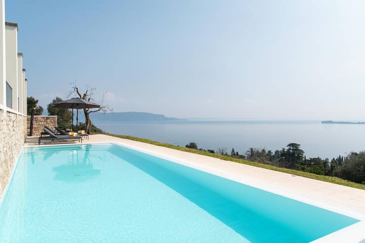 Villa für 10 Personen, mit Seeblick und Terrasse sowie Garten in Gardone Riviera - 3