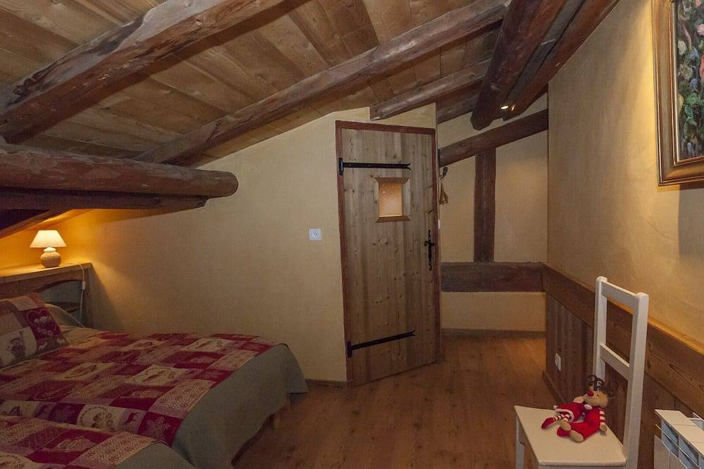 Chalet Gîte,  charme et caractère dans une  ambiance montagne cosy. in Bozel, Massif de la Vanoise