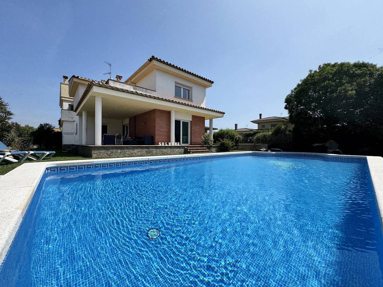 Geräumiges Familienhaus in Sant Pere Pescador, nahe dem Strand in Sant Pere Pescador, Oberampurien