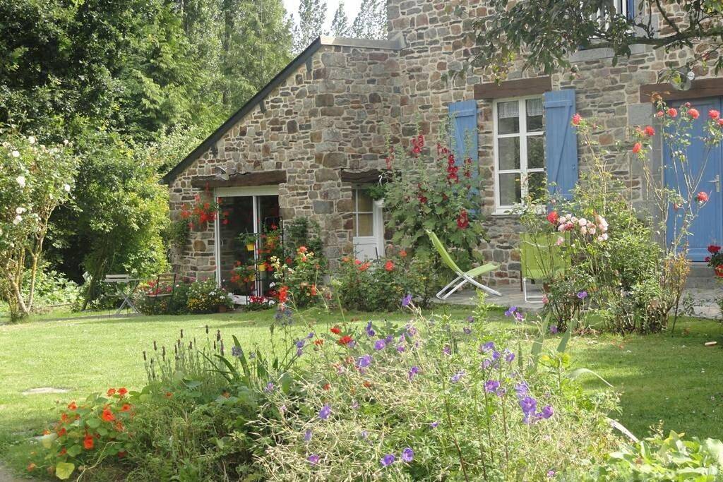 Appartement entier, One-Bedroom Apartment in Dol-de-Bretagne, Région de Saint-Malo