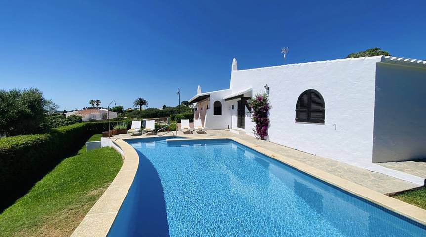 Holiday rental for 7 people, with ocean view and garden in Binibeca