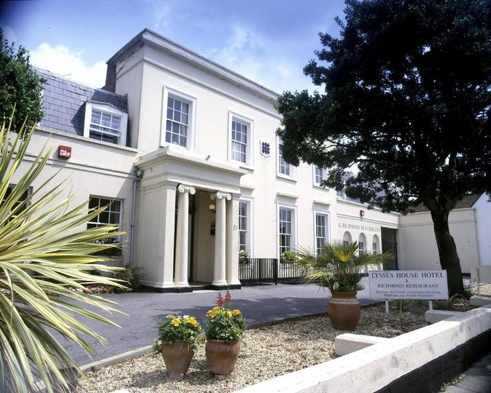 Hotel for 3 people, with garden - 1