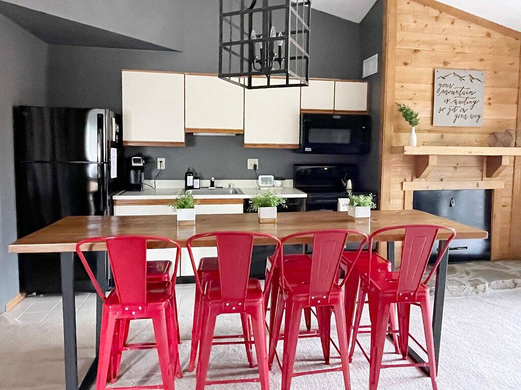 Ganze Wohnung, Ultra-hip / familienfreundlich - Ski In / Ski Out - Buchen Sie jetzt zu reduzierten Winterpreisen in Seven Springs, Pennsylvania