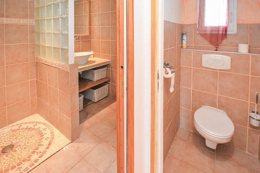 Acogedora casa en Cabannes con Wifi in Cabannes, Region de Arles