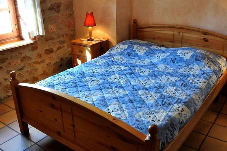 Gîte pour 5 personnes, avec jardin à Maringes - 2