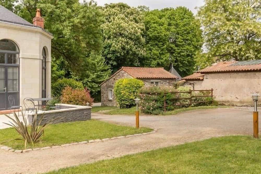 Gîte de Charme avec Jardin Privé près de Nantes, Accès Facile, Équipé Tout Confort in Saint-Sébastien-sur-Loire, Région de Nantes