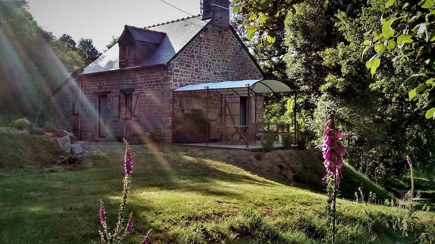 Gîte pour 4 personnes, avec Terrasse ainsi que Jardin et Vue à Saint-Ouen-des-Alleux