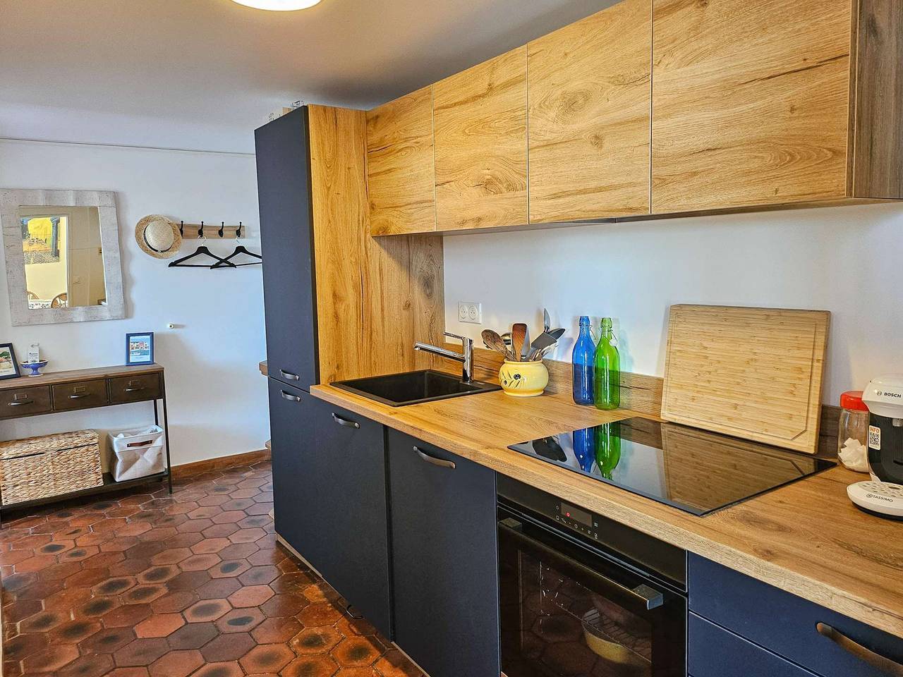 Hel ferieleilighet, Apartment for 4 people in the heart of Port Grimaud – Canal views & Wi-Fi in Port Grimaud, Grimaud