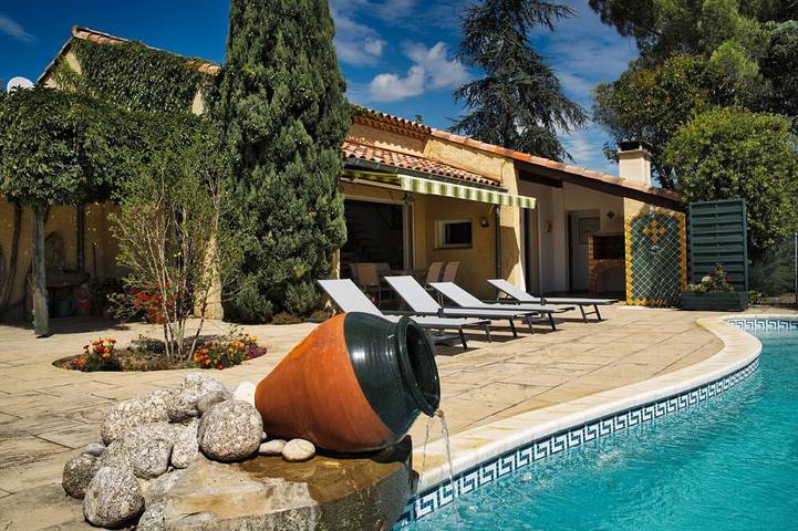 Location de vacances pour 6 personnes, avec Jacuzzi ainsi que Terrasse et Jardin à Cabrières (Hérault)